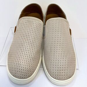 OluKai Cream and White Flats with Textured Upper